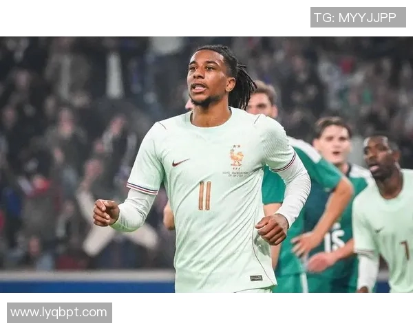 全球足球巨星风采展示各国明星球员精彩瞬间图片合集
